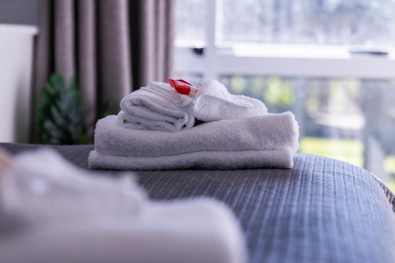 Waihi Beach Hotel Экстерьер фото